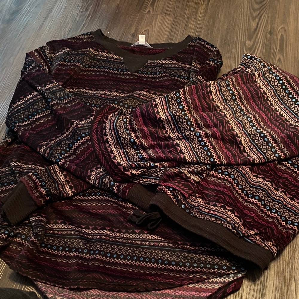 Secret Treasures Multicolor Patterned Pajama Set